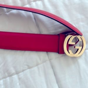 Gucci belt red color